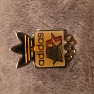 💥FALL SALE💥 VINTAGE Adidas Gold and Black Emblem Pin